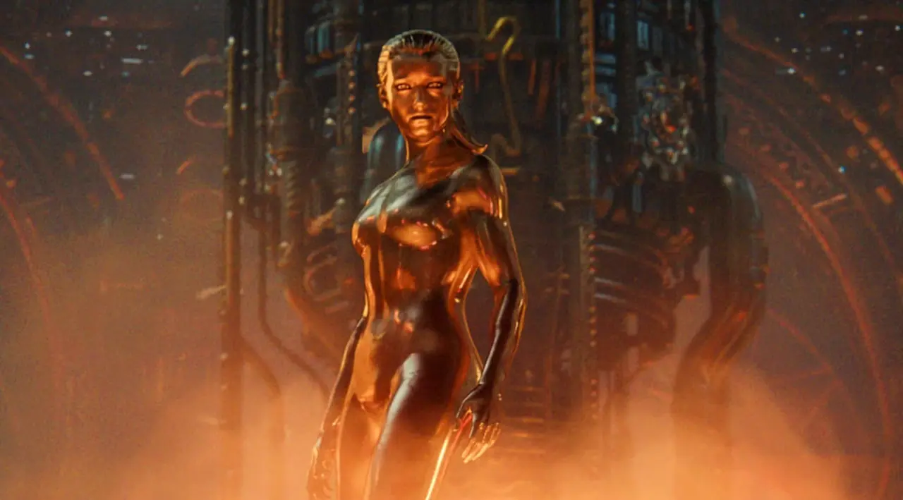 Julia Garner, Silver Surfer. / RRSS