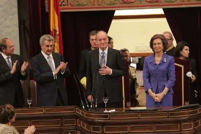 Los Reyes Juan Carlos I y Sof&iacute;a, en las Cortes, junto a Jes&uacute;s Posada, presidente del Congreso.