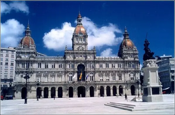 Palacio Municipal de A Coru&ntilde;a en la plaza de Mar&iacute;a Pita.