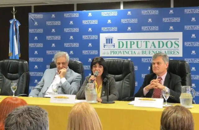 Domingo Jorge Coll&iacute;a, presidente de Cosapro; Mar&iacute;a Isabel Reinoso, presidenta del CFPBA y Marcelo Honores, secretario general de la Defensor&iacute;a del Pueblo de la Provincia de Buenos Aires.
