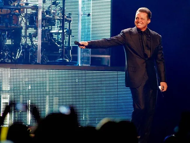 Luis Miguel en un concierto.