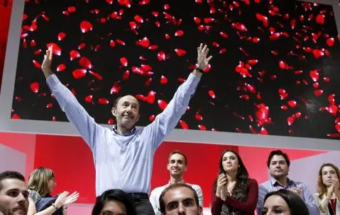 Rubalcaba exultante en la Conferencia socialista .