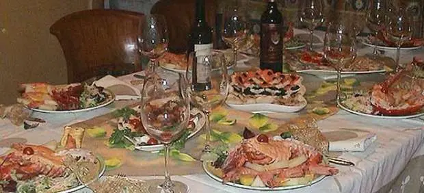 Una mesa navide&ntilde;a.