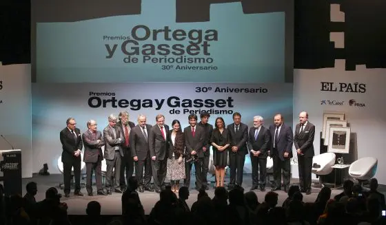 El jurado y los galardonados en la &uacute;ltima edici&oacute;n de los Premios Ortega y Gasset de Periodismo. / Uly Mart&iacute;n en El Pa&iacute;s.