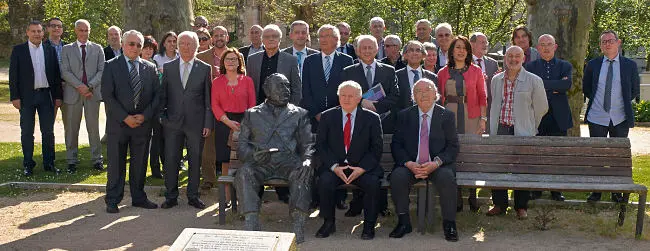 Encontro entre a Real Academia Galega e o Foro Peinador. / Mundiario   