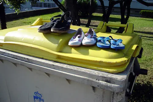 Zapatos usados. / Francisco Pu&ntilde;al Su&aacute;rez