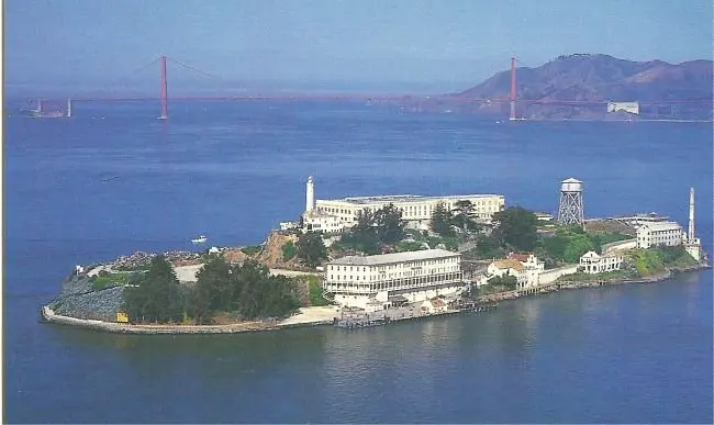 Alcatraz a vista de p&aacute;jaro / www.lighthouseinn-ct.com