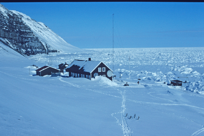 Estaci&oacute;n meteorol&oacute;gica de Hopen. / www.npolar.no