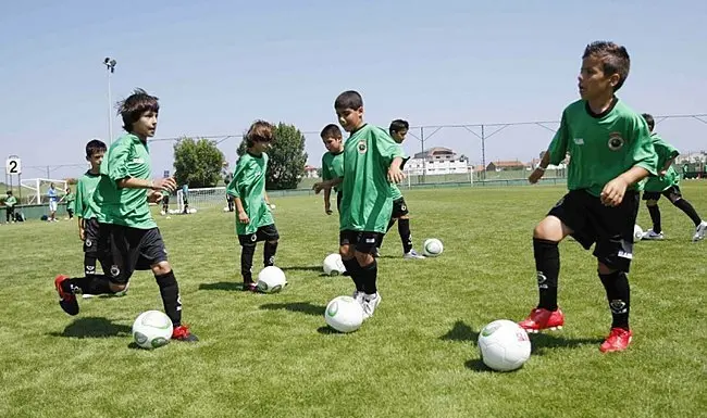 El par&oacute;n afecta desde el f&uacute;tbol base hasta Tercera Divisi&oacute;n.