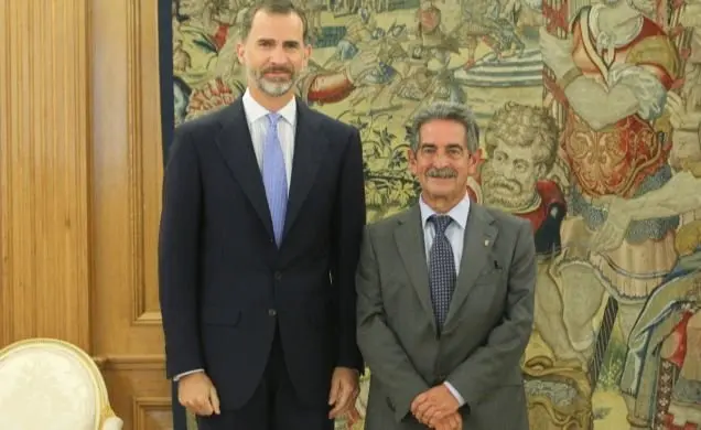 Felipe VI y Miguel &Aacute;ngel Revilla. / Casa del Rey