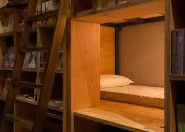 La cama del Books and Bed