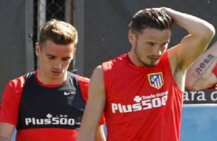 Antoine Griezmann y Sa&uacute;l &Ntilde;&iacute;guez en un entrenamiento