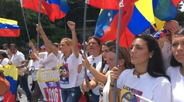 Lilian Tintori encabeza la movilizaci&ograve;n. / Twitter