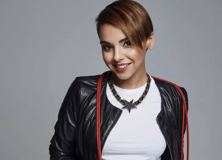 Chenoa. / chenoa.net