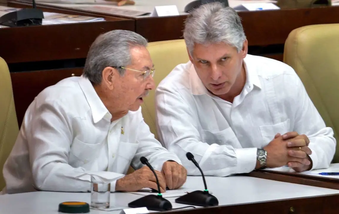 Raúl Castro y Miguel Díaz-Canel.