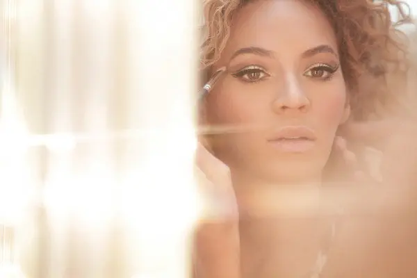 Beyonc&eacute;. / http://urbangyal.com