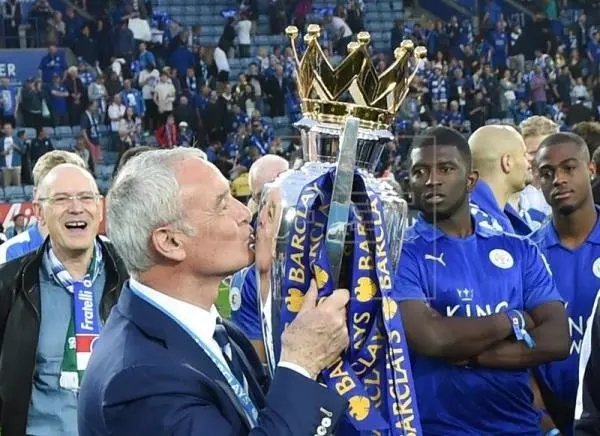 Ranieri festejando el t&iacute;tulo de la Premier.