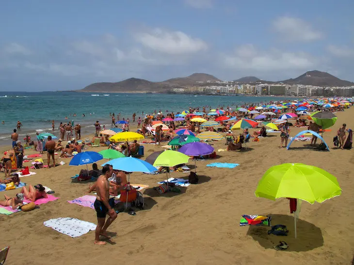 Imagen de una playa durante el verano. / RR SS
