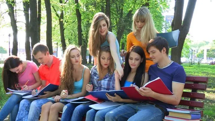 Estudiantes. / shutterstock.com