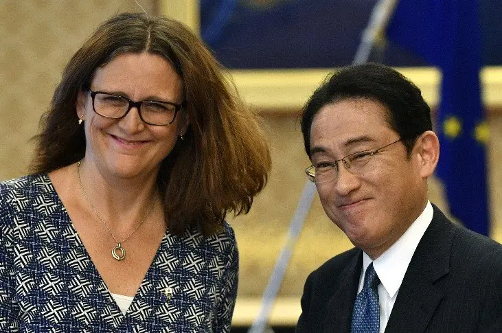 Cecilia Malmstrom y Fumio Kishida. / RRSS