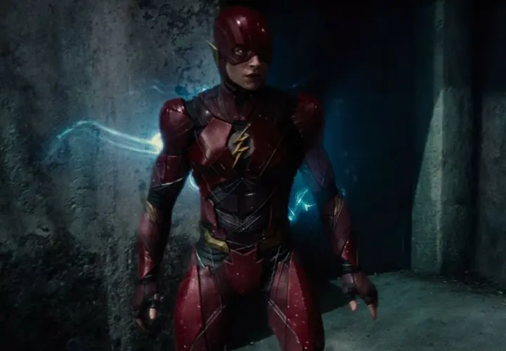 Ezra Miller, actor, como Flash. Warner.