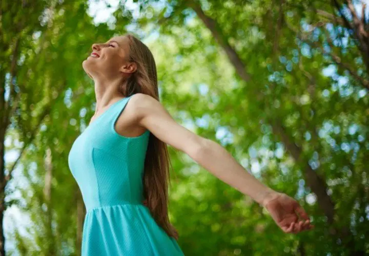 Mujer feliz. / Mundiario