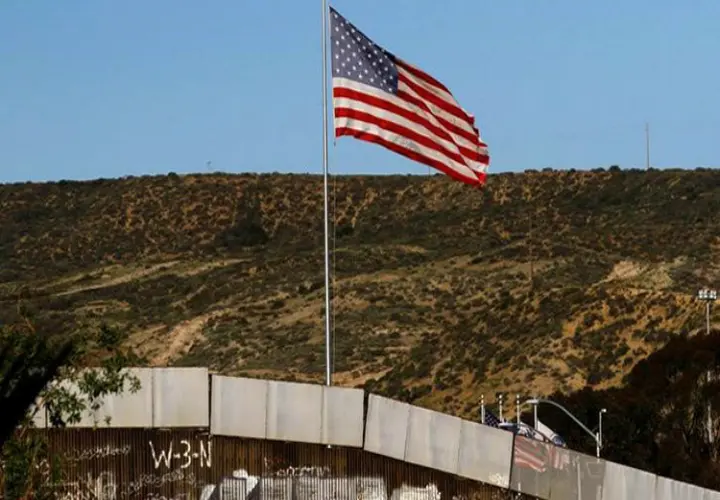 Representaci&oacute;n del muro de Donald Trump. / actualidad.rt.com