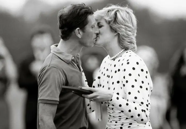 Princ&iacute;pe Carlos de Inglaterra y Diana de Gales. Pinterest.