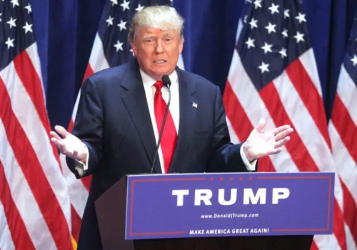 Donald Trump, presidente de Estados Unidos, durante un mit&iacute;n en su campa electoral en el 2016. / People