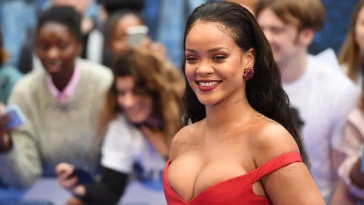 Rihanna, cantante. Studio 92