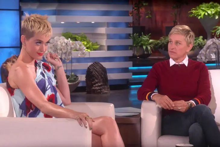 Katy Perry, cantante; y Ellen DeGeneres, presentadora, en The Ellen DeGeneres Show. RR SS