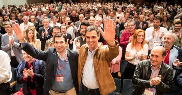 Gonzalo Caballero y Pedro S&aacute;nchez. / Twitter