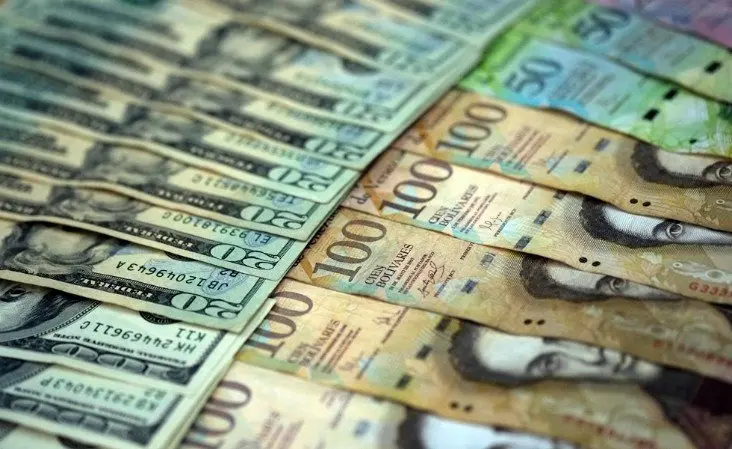 D&oacute;lares y bol&iacute;vares. El Nacional