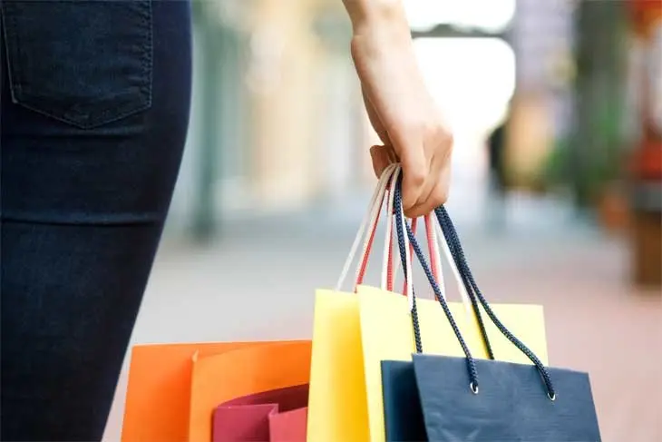 Ir de compras. / hotelcarlosi.com
