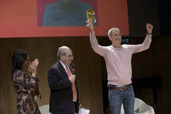 Asier Sanz recibe el Premio Luigi Mari en la 29&ordm; Bienal Internacional del Humorismo en el Arte, Tolentino, Italia /Bienal
