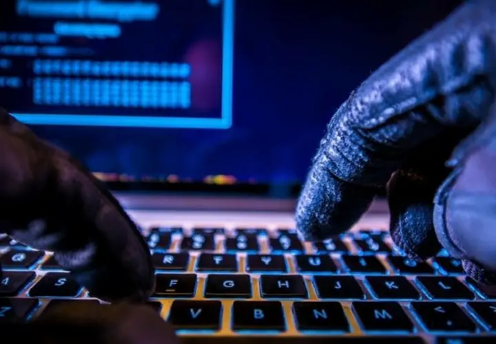 Hacker. / RR SS.