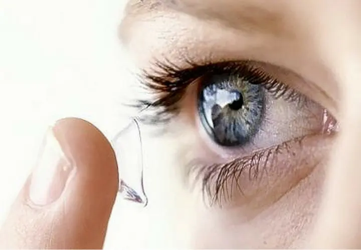 Lentes de contacto. RR SS.