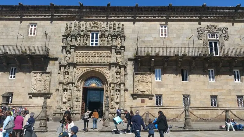 Hostal de los Reyes Católicos, en Santiago de Compostela. / RR SS