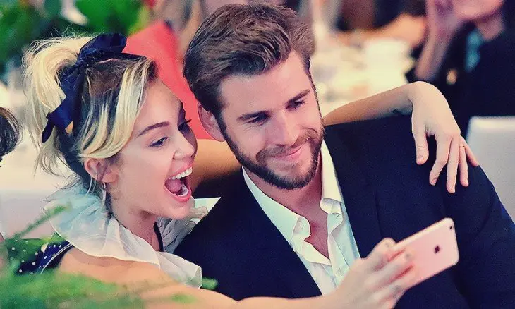 Miley Cyrus, cantante y actriz; Liam Hemsworth, actor. Instagram 