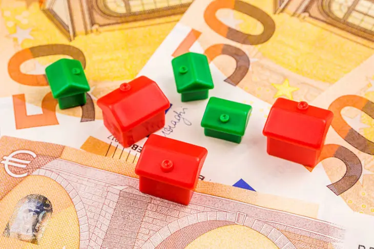 Hipotecas muy baratas para competir contra la gran banca. / Dreamstime.com