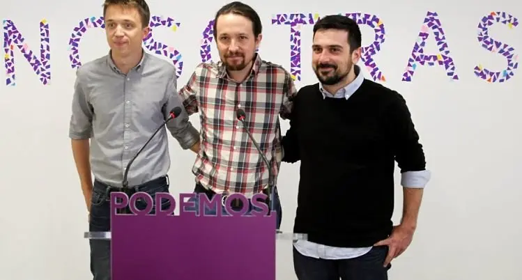 &Iacute;&ntilde;igo Errej&oacute;n, Pablo Iglesias y Ram&oacute;n Espinar.