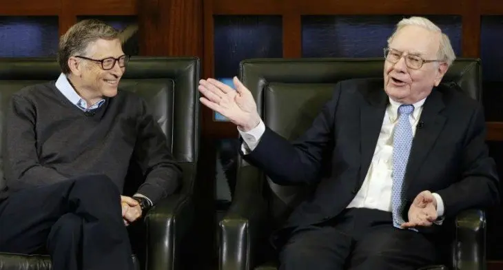 Bill Gates, fundador de Microsoft y Warren Buffett, multimillonario inversor. / RR SS
