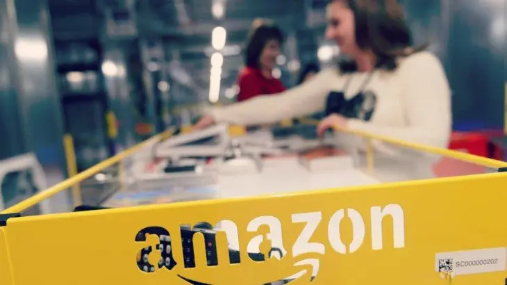 Trabajo en Amazon. RR SS 