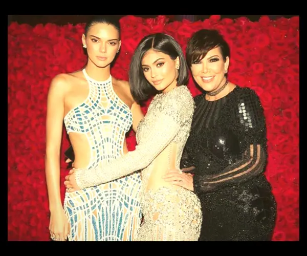 Kendall Jenner, modelo; Kylie Jenner, empresaria; y Kris Jenner; empresaria. Pinterest.