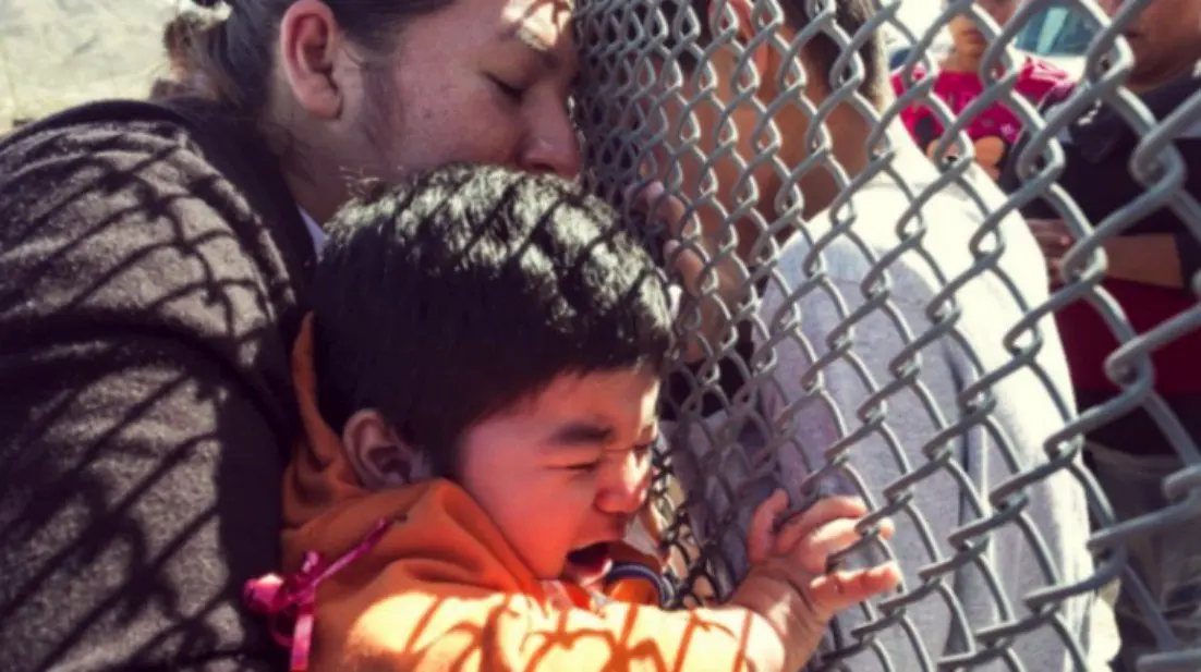 Familia separada en la frontera. RR SS 
