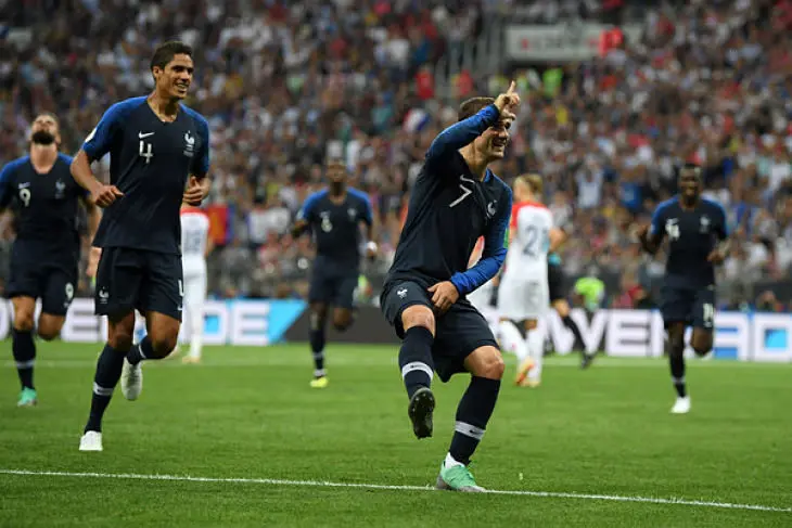 Antoine Griezmann y su peculiar forma de celebrar los goles_opt