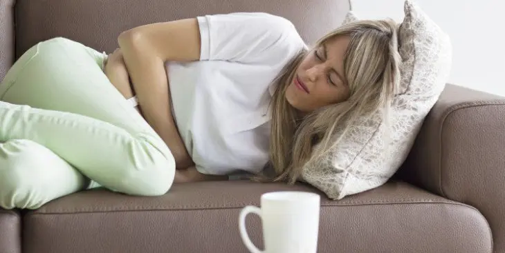 Gastritis nerviosa. / Eme de Mujer.