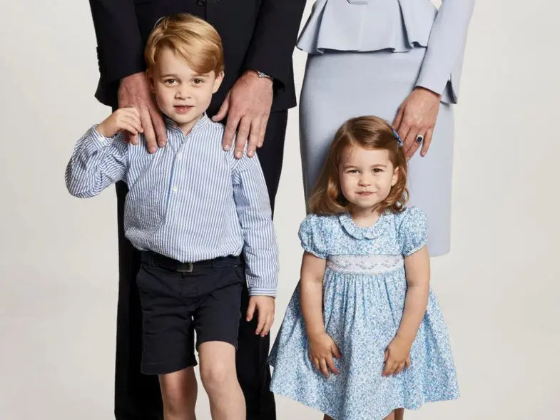 Pr&iacute;ncipe George y princesa Charlotte de Cambridge. Instagram.