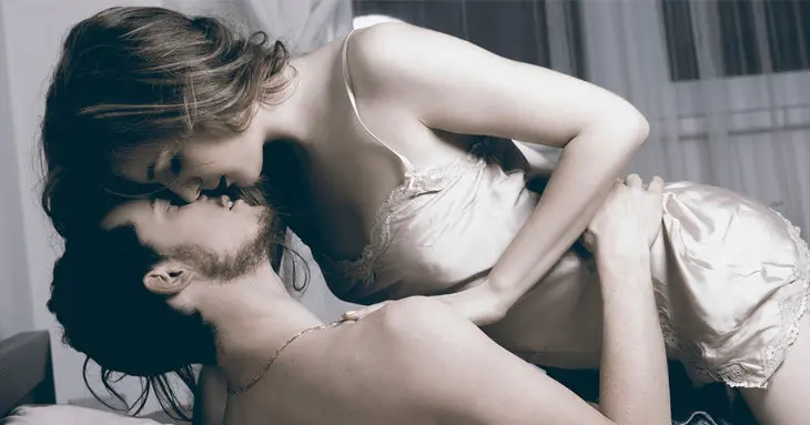 Pareja en la cama. / RRSS.