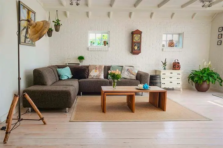 Interior de una casa / Skitterphoto
